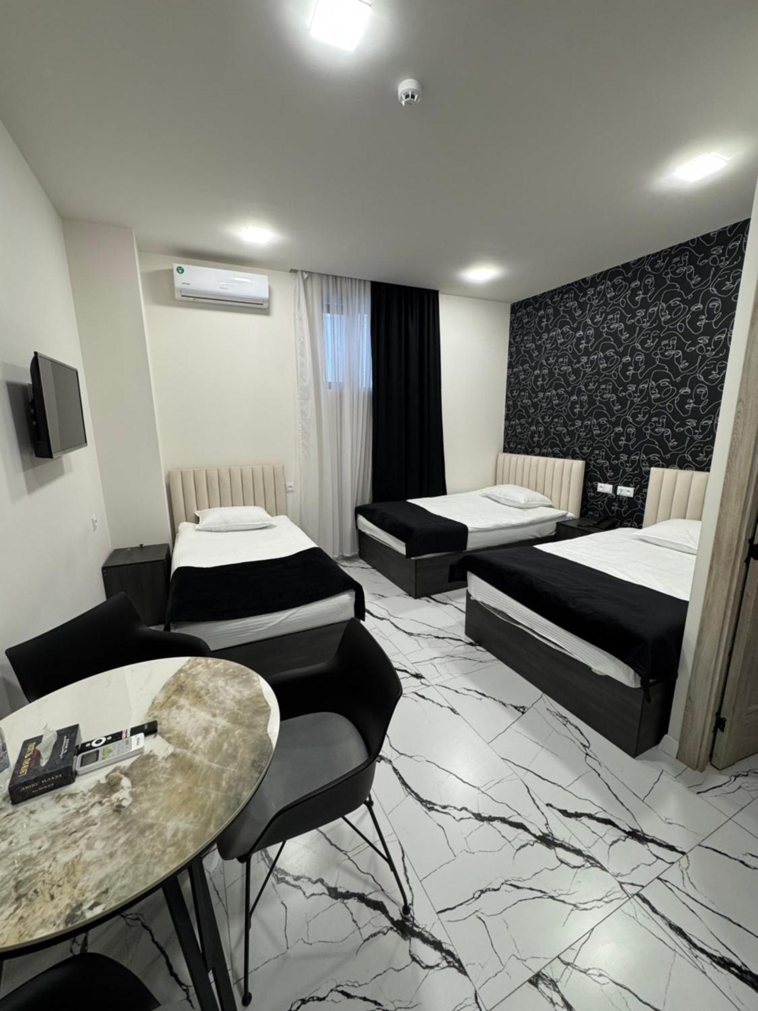 מלון P'arak'ar Lux Plaza מראה חיצוני תמונה