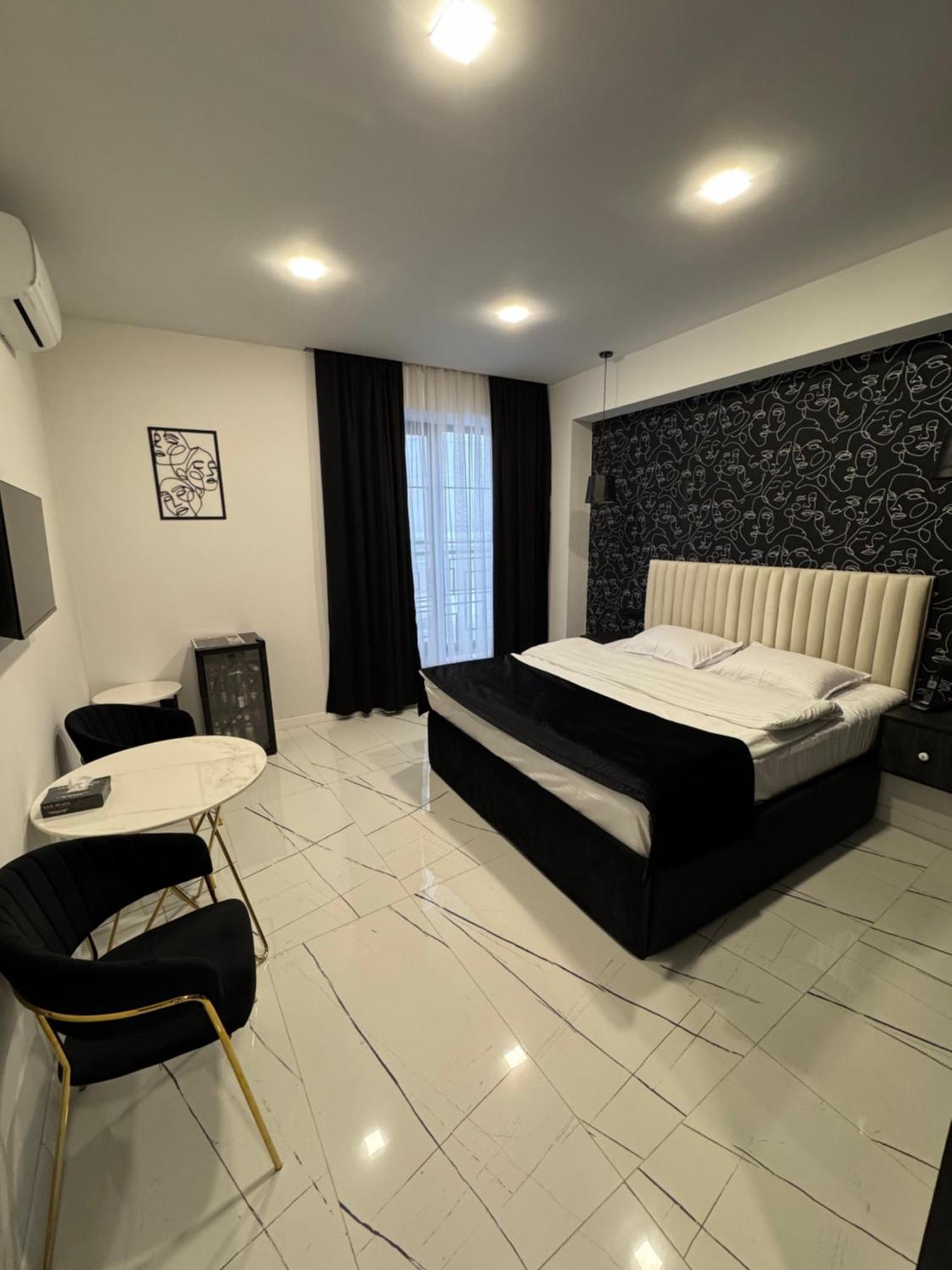 מלון P'arak'ar Lux Plaza מראה חיצוני תמונה